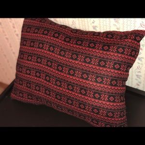 Red snowflake pillow